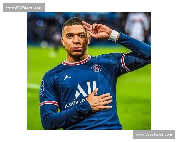 曼联 15 岁新星庆皇马德比胜：转发姆巴佩名场面藏野心