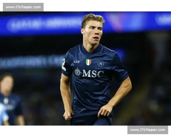 罗马诺：罗马领跑乌迪内斯争夺波兰新星焦乌科夫斯基